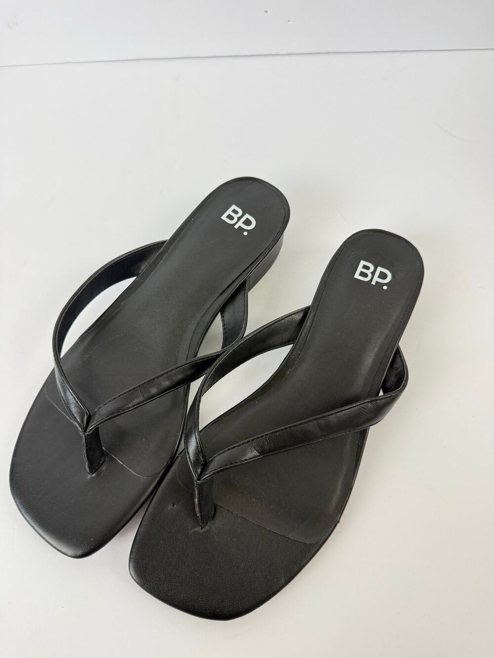 BP. Nordstrom NWOT Talon Black Faux Leather Block Heel Square Toe Flip Flop Sz 6